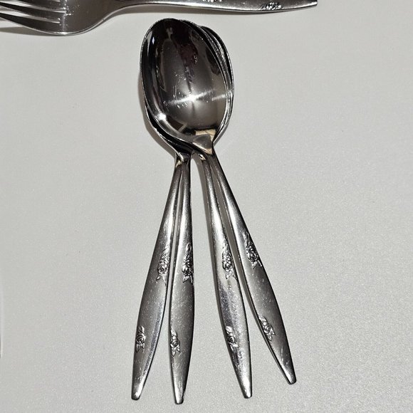 14 Oneida Ltd Rose Duet Mixed Piece Set spoon fork knife USA vintage - Picture 5 of 11
